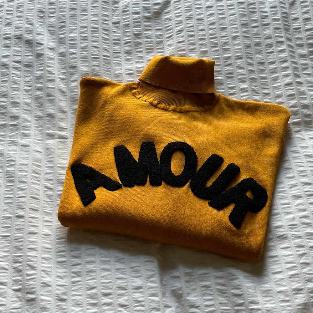 Women’s Sweater sz Small, European brand, new